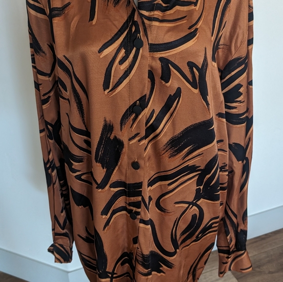 Women's dress - Picture 2 of 9